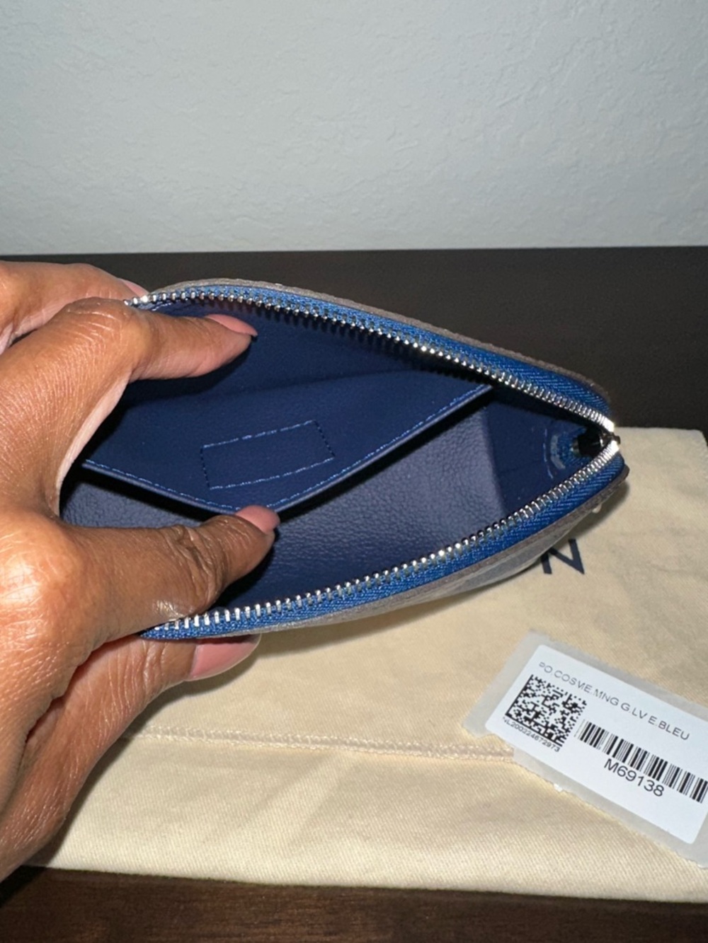 Louis Vuitton Monogram Giant Escale Cosmetic Pouch Blue/white RFID - Picture 7 of 12